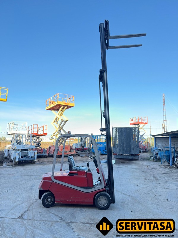 CARRETILLA ELEVADORA ELÉCTRICA CESAB