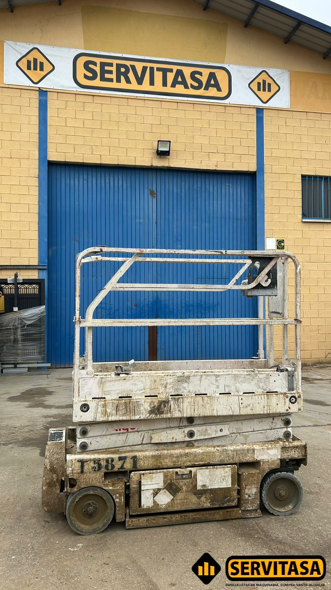 PLATAFORMA ELÉCTRICA HAULOTTE 8 METROS