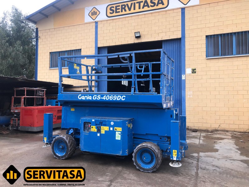 PLATAFORMA ELÉCTRICA 4x4 GENIE GS4069DC