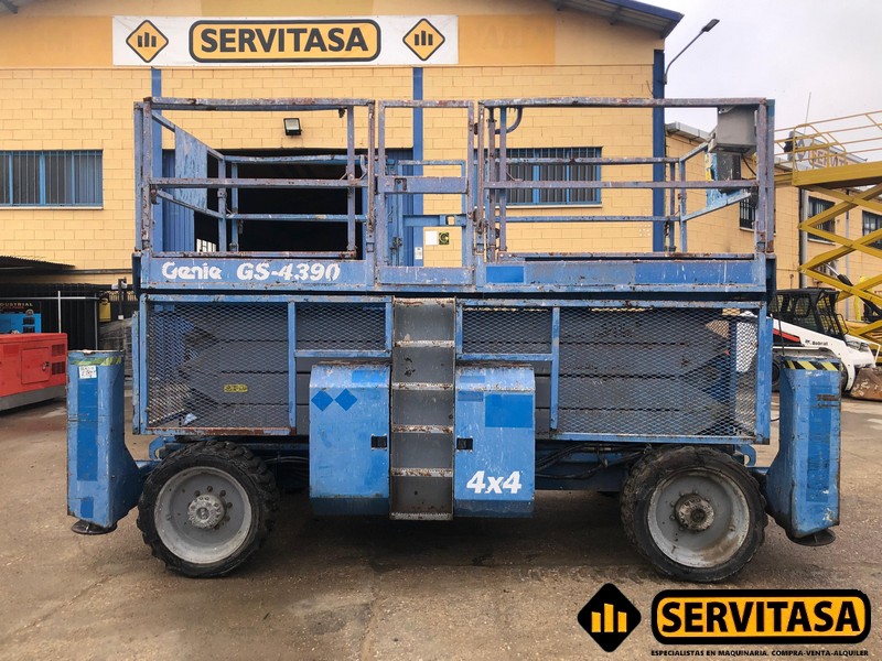 PLATAFORMA ELEVADORA GENIE GS4390